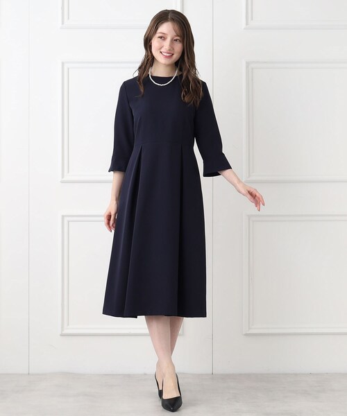 index（インデックス）の「◆≪通勤・セレモニー対応≫ フレアースリーブミニマルワンピース【洗濯機洗い可】（ワンピース・レディース・ブラック/ライトベージュ/ネイビー・42/40/38/36）」の11枚目の写真