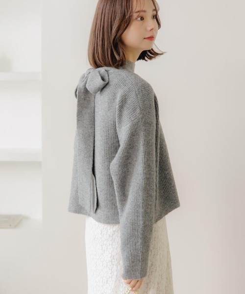 flower（フラワー）の「リボンタートルニット（ニット/セーター・レディース・ホワイト/グレー・FREE）」の5枚目の写真