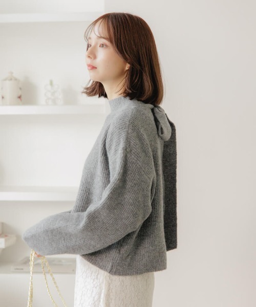 flower（フラワー）の「リボンタートルニット（ニット/セーター・レディース・ホワイト/グレー・FREE）」の6枚目の写真