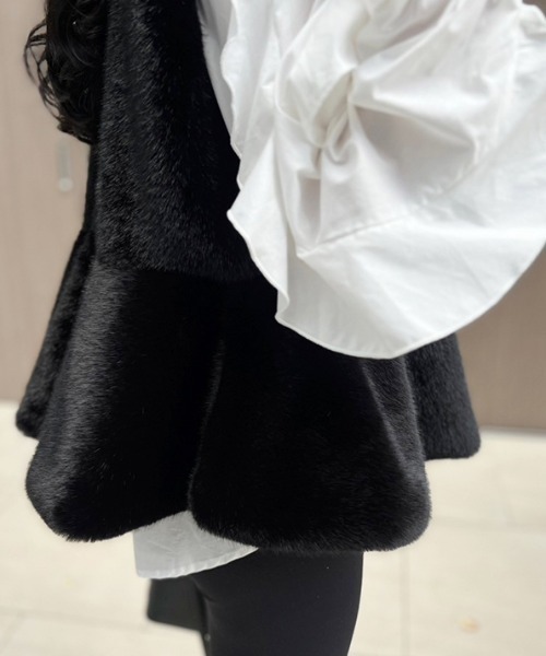 MODE ROBE（モードローブ）の「ペプラムファーベスト（ベスト・レディース・アイボリー/ブラック・FREE）」の8枚目の写真