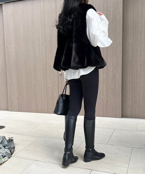 MODE ROBE（モードローブ）の「ペプラムファーベスト（ベスト・レディース・アイボリー/ブラック・FREE）」の9枚目の写真