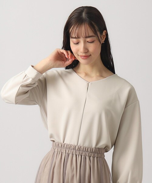 DRESKIP(ドレスキップ)の「◆【無理せずキレイ】パール調ボタン付き 8分袖トップス(Tシャツ/カットソー・レディース・ブラック/スモーキーグリーン系/ライトベージュ/ライトブルー・02/03/04)」の3枚目の写真