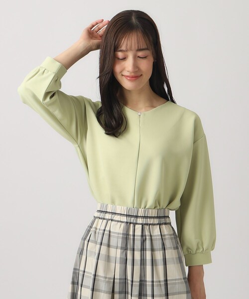 DRESKIP(ドレスキップ)の「◆【無理せずキレイ】パール調ボタン付き 8分袖トップス(Tシャツ/カットソー・レディース・ブラック/スモーキーグリーン系/ライトベージュ/ライトブルー・02/03/04)」の13枚目の写真