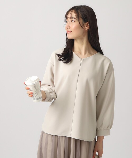 DRESKIP(ドレスキップ)の「◆【無理せずキレイ】パール調ボタン付き 8分袖トップス(Tシャツ/カットソー・レディース・ブラック/スモーキーグリーン系/ライトベージュ/ライトブルー・02/03/04)」の17枚目の写真