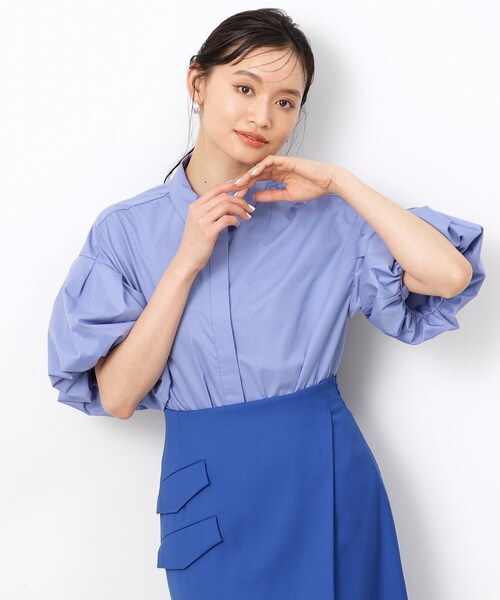 大草直子さんNo.b オーバーサイズシャツ　ブルー 身体とおしゃれを自由にする、 羽根のように軽いシャツ 【NO.b