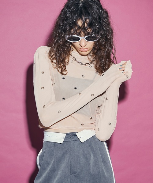 uyu.（ウユ）の「Eyelet Design Sheer Tops / ハトメデザインシアー
