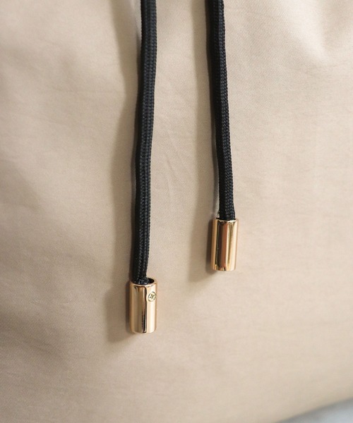 MIAN （ミアン）の「CLEMATIS / A4 2wayトートバッグ（トートバッグ・レディース・グレイッシュベージュ/ブラック/ホワイト・FREE）」の10枚目の写真