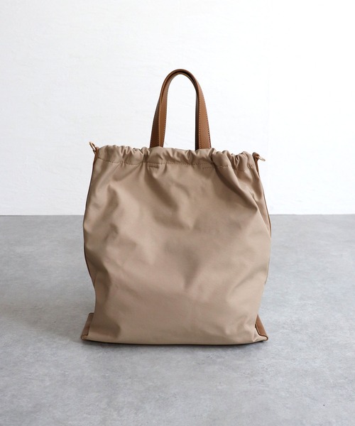 MIAN （ミアン）の「CLEMATIS / A4 2wayトートバッグ（トートバッグ・レディース・グレイッシュベージュ/ブラック/ホワイト・FREE）」の15枚目の写真