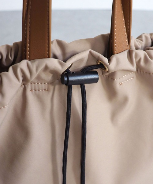 MIAN （ミアン）の「CLEMATIS / A4 2wayトートバッグ（トートバッグ・レディース・グレイッシュベージュ/ブラック/ホワイト・FREE）」の11枚目の写真