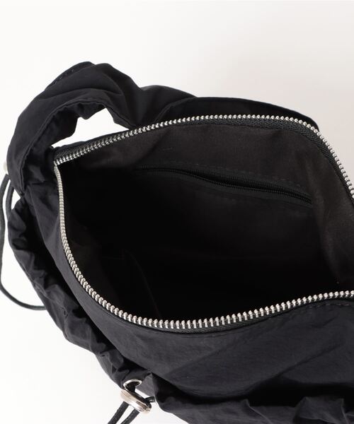 florist(フローリスト)の「韓国ファッションリボンギャザーハンドルドロストスクエアショルダーバッグ(ショルダーバッグ・レディース・オフホワイト/グレー/ブラック・FREE)」の6枚目の写真