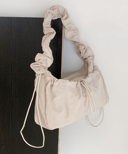 florist(フローリスト)の「韓国ファッションリボンギャザーハンドルドロストスクエアショルダーバッグ(ショルダーバッグ・レディース・オフホワイト/グレー/ブラック・FREE)」の16枚目の写真