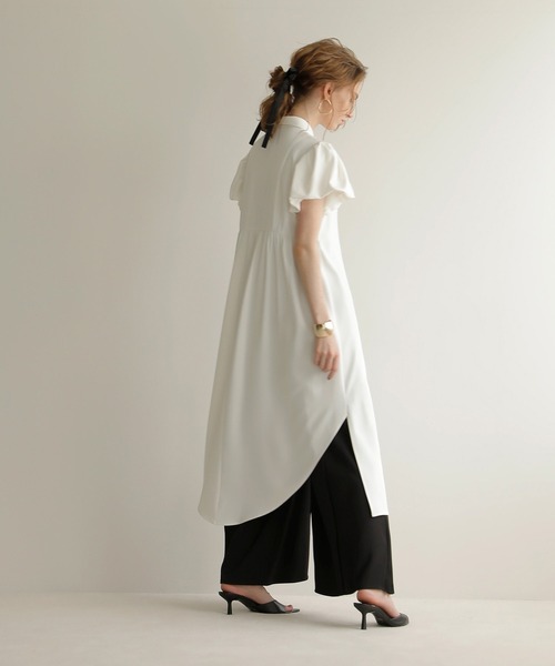 MIELI INVARIANT（ミエリインヴァリアント）の「Lantern Puff Blouse Tunic（シャツ/ブラウス・レディース・ブラック/ホワイト・FREE）」の2枚目の写真