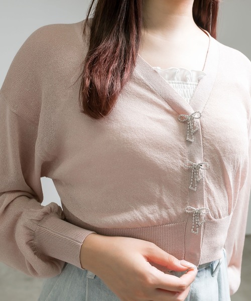 OLIVE des OLIVE(オリーブデオリーブ)の「リボンビジューキラキラシアカーデ 1041050330(カーディガン/ボレロ・レディース・ピンク/オフホワイト/サックスブルー/ブラック・FREE)」の15枚目の写真