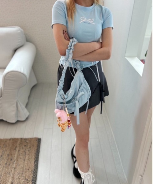 ipugo(イプゴ)の「ipugo/イプゴ リボン刺繍 クロップドTシャツ 夏物 夏服(Tシャツ/カットソー・レディース・ブラック/イエロー/ブルー・FREE)」の21枚目の写真