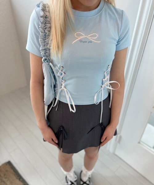 ipugo(イプゴ)の「ipugo/イプゴ リボン刺繍 クロップドTシャツ 夏物 夏服(Tシャツ/カットソー・レディース・ブラック/イエロー/ブルー・FREE)」の17枚目の写真