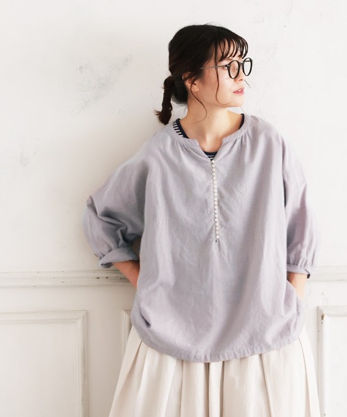 soulberry(ソウルベリー)の「クールな甘さのボタンブラウス(シャツ/ブラウス・レディース・ライトグレー・M/L/LL/3L/4L)」の6枚目の写真