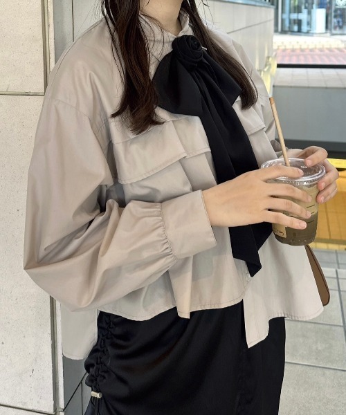 idem（イデム）の「rose ribbon tie / バラモチーフチョーカー（チョーカー・レディース・アイボリー/ブラック・FREE）」の3枚目の写真