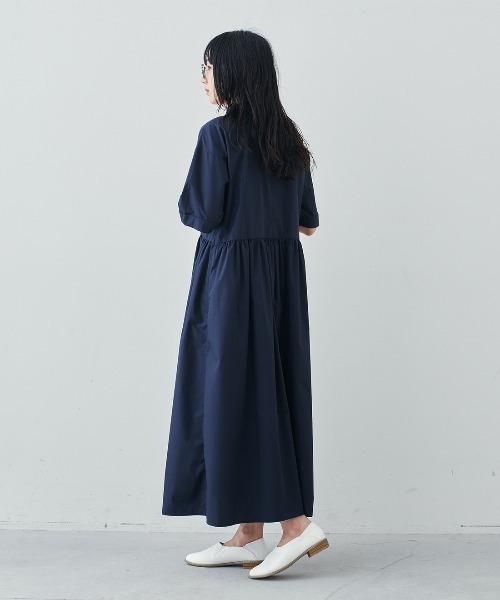 Live in comfort(リブインコンフォート)の「リブ イン コンフォート シンプルライフ研究家 マキさんとつくった お出かけ顔の撥水素材シャツワンピース(ワンピース・レディース・ダークネイビー/カーキ・M/LL/L/3L/S/MP/4L)」の10枚目の写真