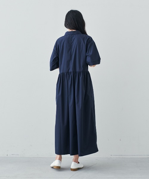 Live in comfort(リブインコンフォート)の「リブ イン コンフォート シンプルライフ研究家 マキさんとつくった お出かけ顔の撥水素材シャツワンピース(ワンピース・レディース・ダークネイビー/カーキ・M/LL/L/3L/S/MP/4L)」の11枚目の写真