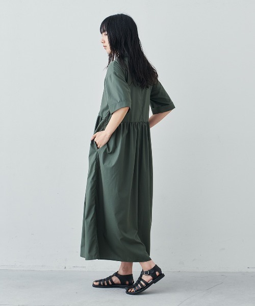 Live in comfort(リブインコンフォート)の「リブ イン コンフォート シンプルライフ研究家 マキさんとつくった お出かけ顔の撥水素材シャツワンピース(ワンピース・レディース・ダークネイビー/カーキ・M/LL/L/3L/S/MP/4L)」の14枚目の写真