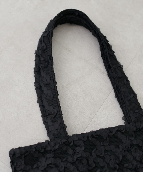 natural couture（ナチュラルクチュール）の「フラワーチュールＡ４トート（ショルダーバッグ・レディース・ホワイト/ブラック/グレイッシュベージュ・FREE）」の9枚目の写真