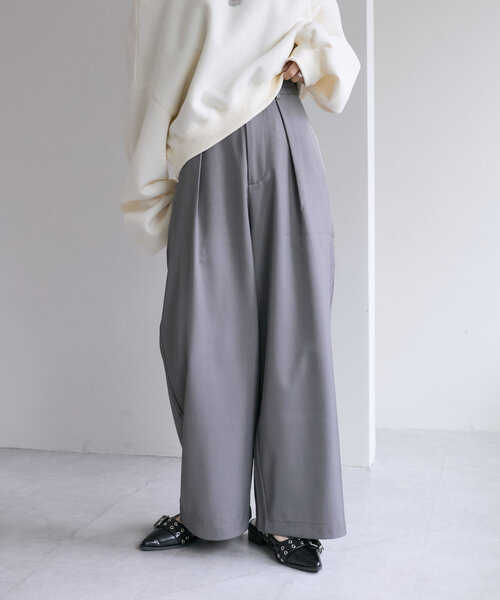 w closet（ダブルクローゼット）の「【2サイズ展開】スラックスワイドパンツ（その他パンツ・レディース・ブラック/アイボリー/グレー/ベージュ・SMALL/MEDIUM）」の3枚目の写真