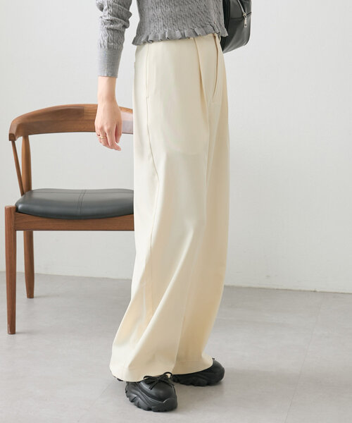 w closet（ダブルクローゼット）の「【2サイズ展開】スラックスワイドパンツ（その他パンツ・レディース・ブラック/アイボリー/グレー/ベージュ・SMALL/MEDIUM）」の2枚目の写真