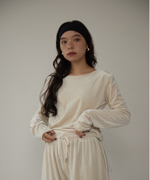 DRWCYS(ドロシーズ)の「カップインサイドギャザーベロアトップス(Tシャツ/カットソー・レディース・ブラック/オフホワイト・FREE)」の17枚目の写真