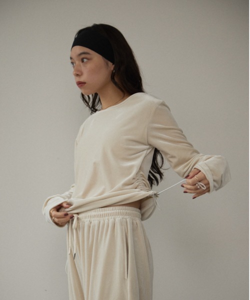 DRWCYS(ドロシーズ)の「カップインサイドギャザーベロアトップス(Tシャツ/カットソー・レディース・ブラック/オフホワイト・FREE)」の16枚目の写真