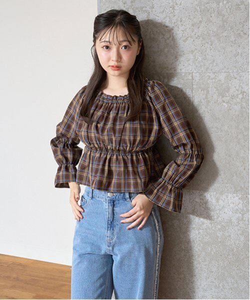 LOVETOXIC（ラブトキシック）の「チェックオフショルブラウス（シャツ/ブラウス・キッズ・ブラウン/ブラック・L/M/S）」の5枚目の写真