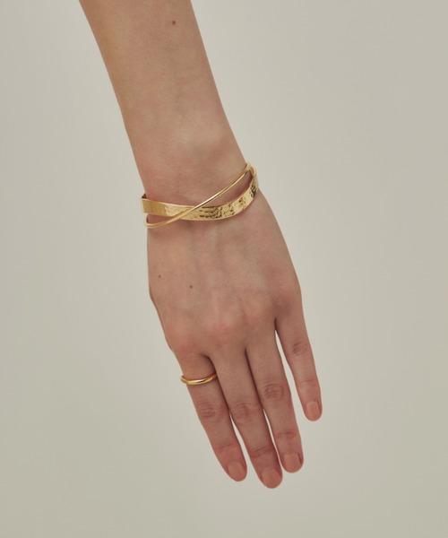 ciite'（シーテ）の「カーブ バングル（バングル/リストバンド・レディース・ゴールド/シルバー・FREE）」の11枚目の写真