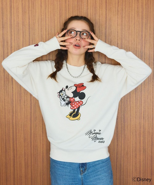 Disney（ディズニー）の「【Disney/ディズニー】Minnie Mouse/ミニーマウス裏毛ドロップショルダープリントスウェットプルオーバー（スウェット・レディース・アイボリー/ブラック・M/L/LL）」の4枚目の写真