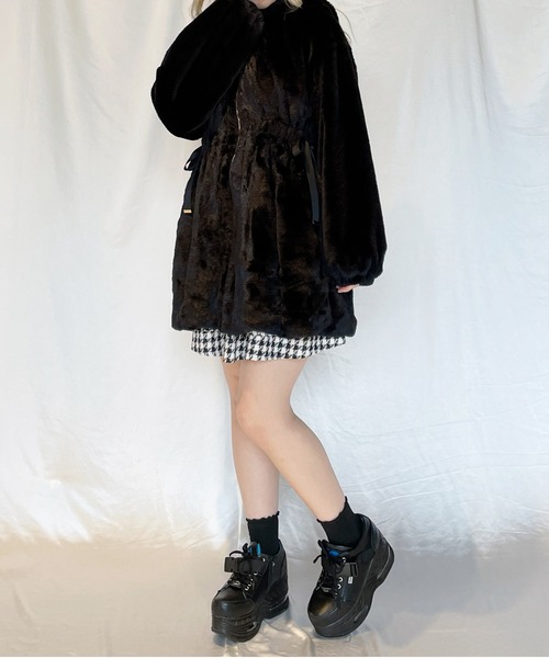 one way(ワンウェイ)の「ウエスト絞りファージャケット(その他アウター・レディース・グレー/ホワイト/ブラック・FREE)」の22枚目の写真