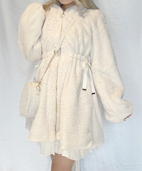 one way(ワンウェイ)の「ウエスト絞りファージャケット(その他アウター・レディース・グレー/ホワイト/ブラック・FREE)」の19枚目の写真