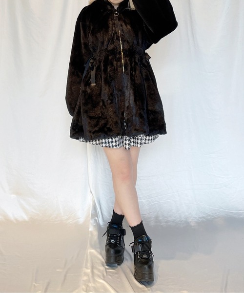 one way(ワンウェイ)の「ウエスト絞りファージャケット(その他アウター・レディース・グレー/ホワイト/ブラック・FREE)」の4枚目の写真