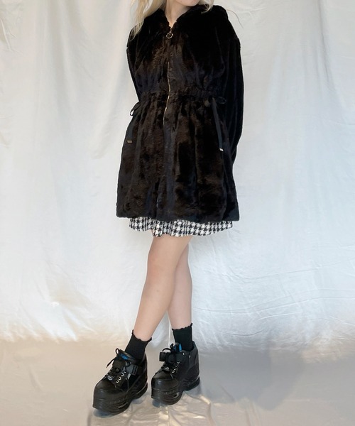 one way(ワンウェイ)の「ウエスト絞りファージャケット(その他アウター・レディース・グレー/ホワイト/ブラック・FREE)」の5枚目の写真