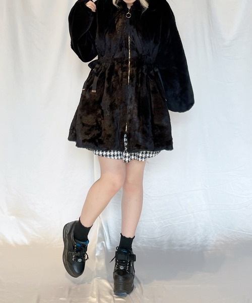 one way(ワンウェイ)の「ウエスト絞りファージャケット(その他アウター・レディース・グレー/ホワイト/ブラック・FREE)」の6枚目の写真