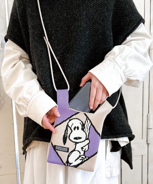 Paradise Picnic（パラダイスピクニック）の「【Peanuts 75周年記念限定】ミニショルダーバッグ（ショルダーバッグ・レディース・ブルー/グレー/ライトブルー/ベージュ/ピンク・FREE）」の8枚目の写真