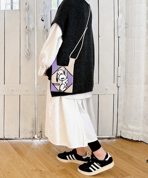 Paradise Picnic（パラダイスピクニック）の「【Peanuts 75周年記念限定】ミニショルダーバッグ（ショルダーバッグ・レディース・ブルー/グレー/ライトブルー/ベージュ/ピンク・FREE）」の9枚目の写真