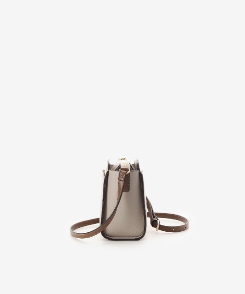 & chouette(アンドシュエット)の「シンプルステッチ ショルダーバッグ(ショルダーバッグ・レディース・ダルブルー系/ブラック/グレイッシュベージュ/オフホワイト・FREE)」の21枚目の写真