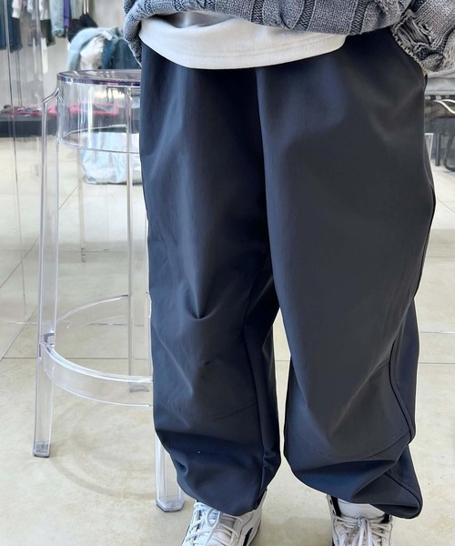 aimoha（アイモハ）の「【aimoha-KIDS-】裏起毛カーゴパンツ (AW)（カーゴパンツ・キッズ・ブラック/ダークグレー/パープル・110/120/130/140/150/160）」の2枚目の写真