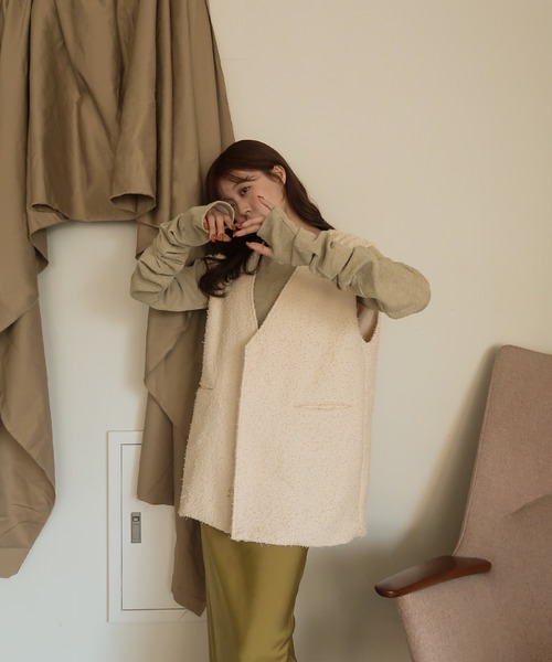 mideal(マイディール)の「tweed vest × finger holl tops / ツイードベスト × フィンガーホールトップス(その他トップス・レディース・ブラウン/ベージュ・FREE)」の10枚目の写真