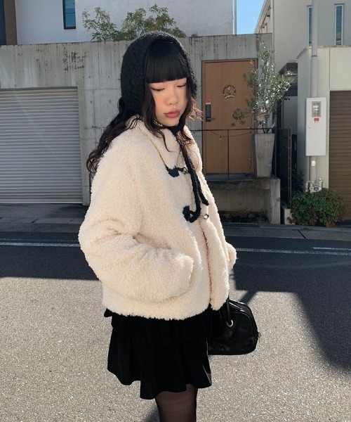 anyonemore(エニワンモア)の「ニットバブーシュカ(ニットキャップ/ビーニー・レディース・アイボリー/ブラック・FREE)」の12枚目の写真
