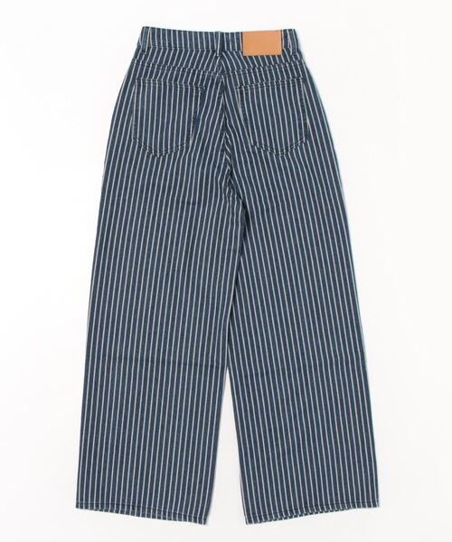 aimoha(アイモハ)の「ストライプワイドデニムパンツ(デニムパンツ・レディース・ネイビー・LARGE/MEDIUM/SMALL)」の2枚目の写真