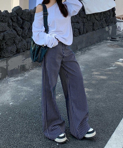 aimoha(アイモハ)の「ストライプワイドデニムパンツ(デニムパンツ・レディース・ネイビー・LARGE/MEDIUM/SMALL)」の6枚目の写真