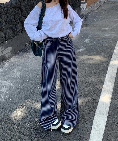 aimoha(アイモハ)の「ストライプワイドデニムパンツ(デニムパンツ・レディース・ネイビー・LARGE/MEDIUM/SMALL)」の7枚目の写真
