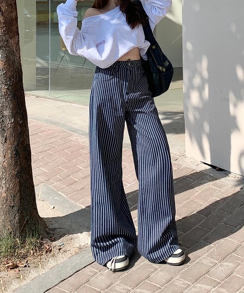 aimoha(アイモハ)の「ストライプワイドデニムパンツ(デニムパンツ・レディース・ネイビー・LARGE/MEDIUM/SMALL)」の9枚目の写真