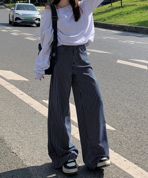 aimoha(アイモハ)の「ストライプワイドデニムパンツ(デニムパンツ・レディース・ネイビー・LARGE/MEDIUM/SMALL)」の15枚目の写真