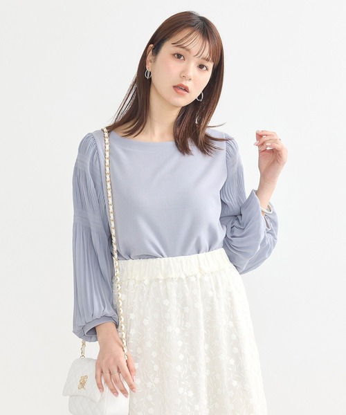 earth music&ecology(アースミュージックアンドエコロジー)の「マジョリカプリーツプルオーバー(シャツ/ブラウス・レディース・ピンクベージュ/アイボリー/オフホワイト/サックスブルー/ネイビー/ブラック・FREE)」の6枚目の写真