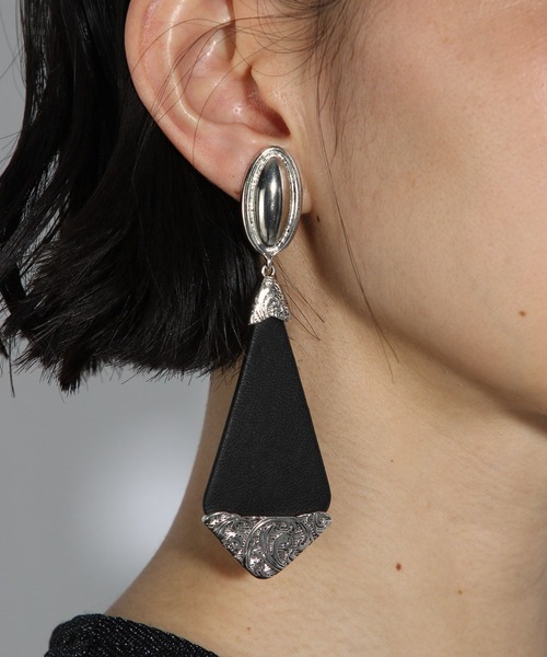 HARE（ハレ）の「vintageフェイクレザーイヤリング(HARE)（イヤリング・レディース・ブラック・FREE）」の11枚目の写真